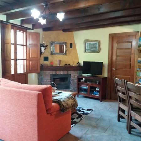 Apartamentos La Condesa Valmeo Eksteriør billede