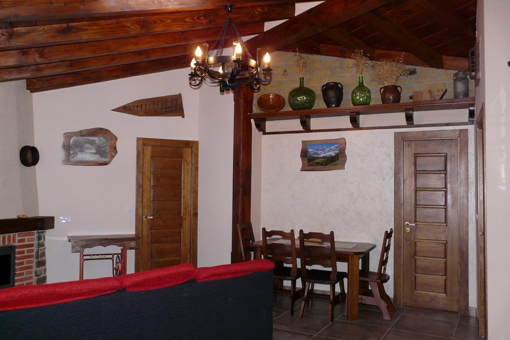 Apartamentos La Condesa Valmeo Værelse billede