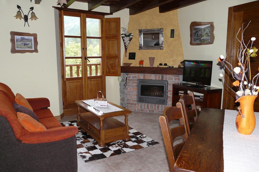 Apartamentos La Condesa Valmeo Eksteriør billede