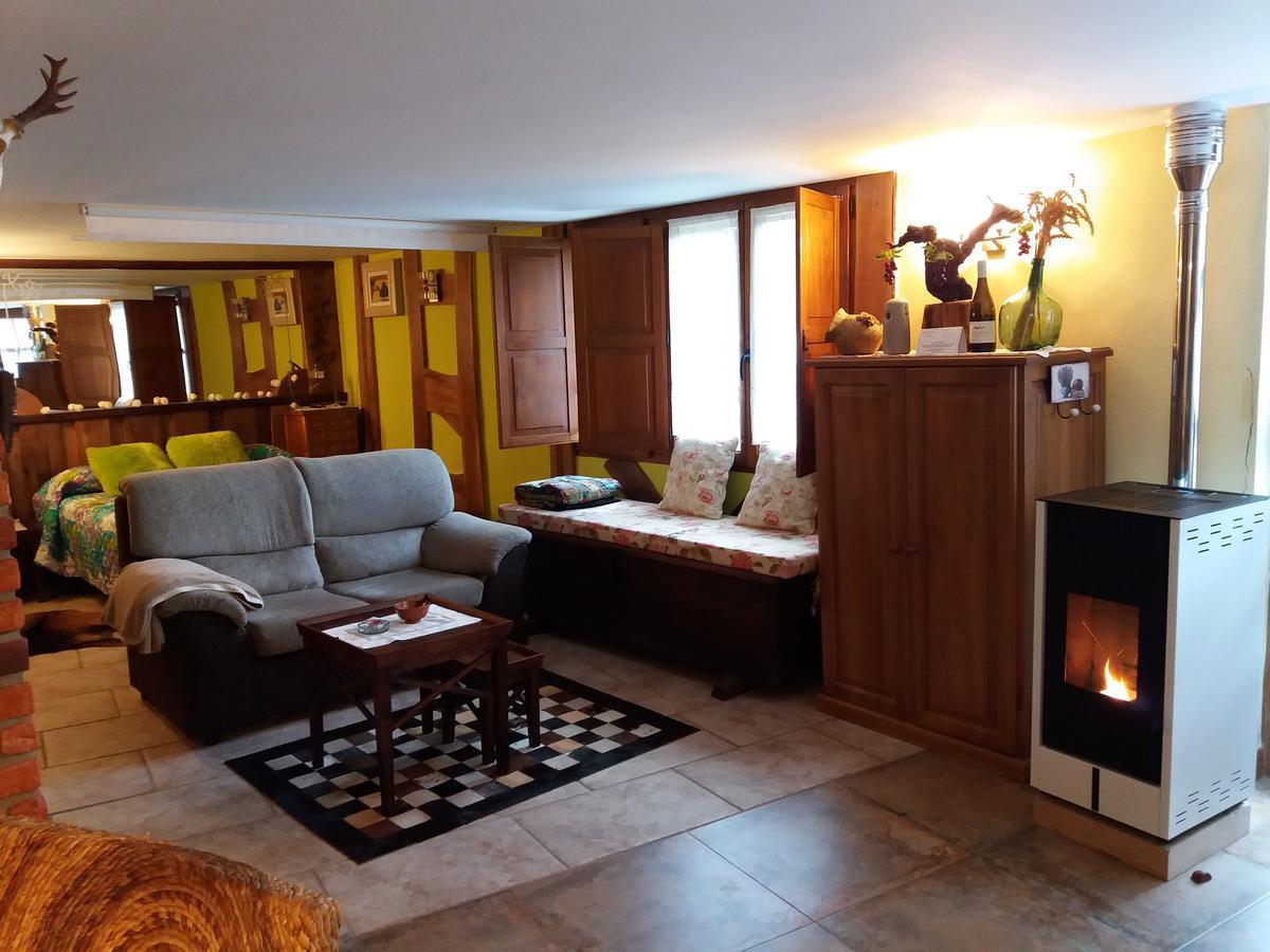 Apartamentos La Condesa Valmeo Eksteriør billede