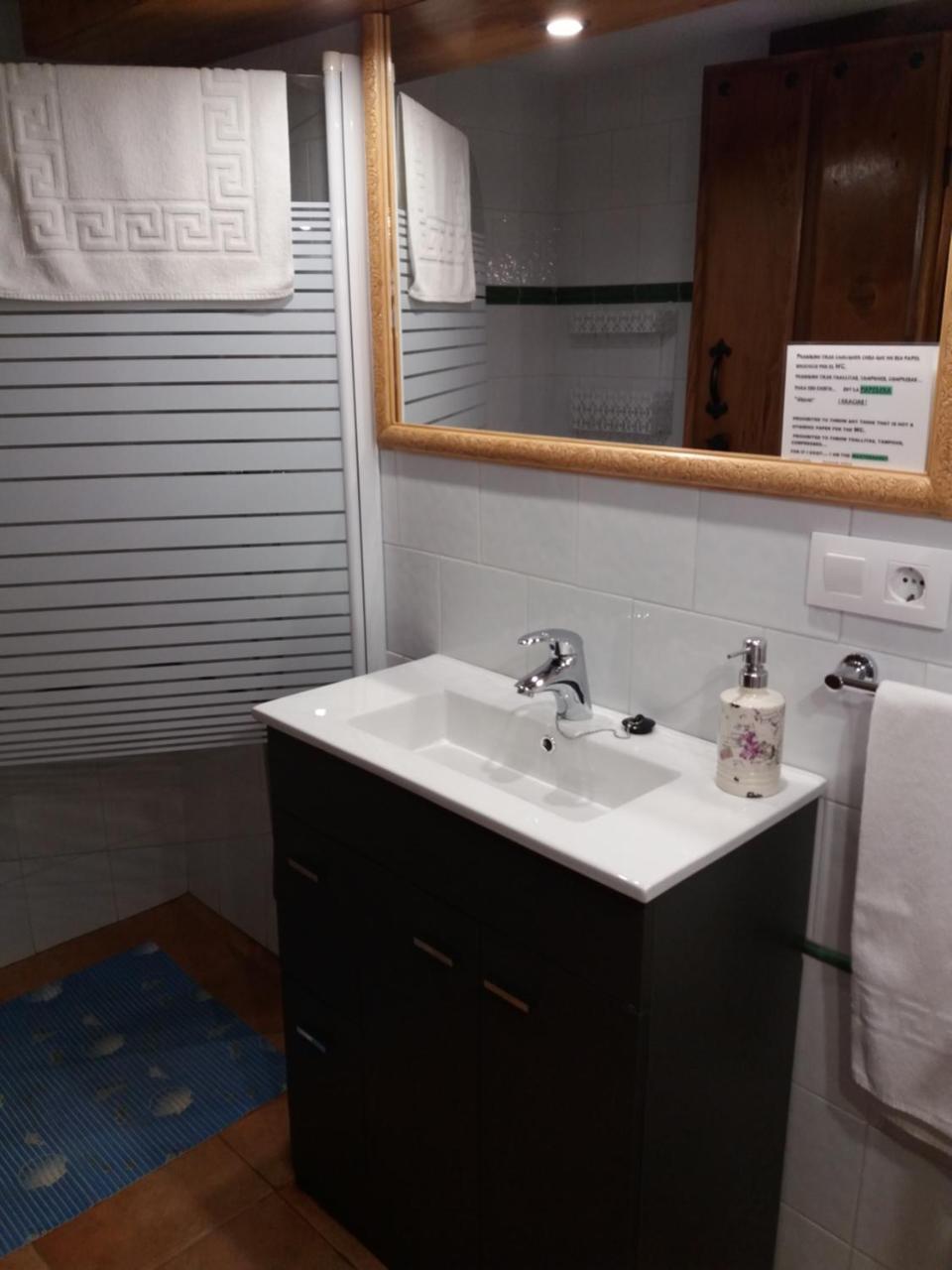Apartamentos La Condesa Valmeo Eksteriør billede