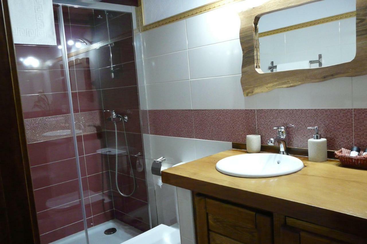 Apartamentos La Condesa Valmeo Eksteriør billede