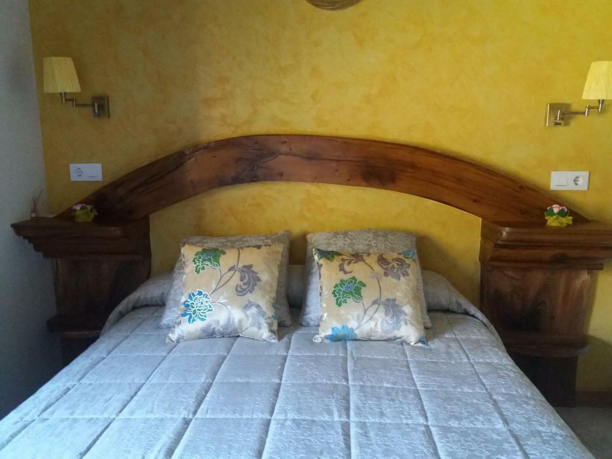 Apartamentos La Condesa Valmeo Eksteriør billede